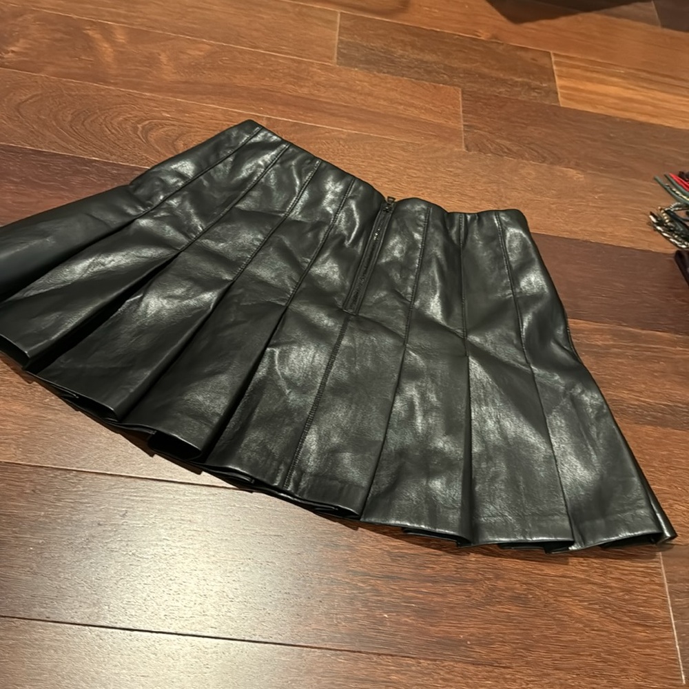 ALICE & OLIVIA Black Pleated Mini Skirt - Picture 15 of 15